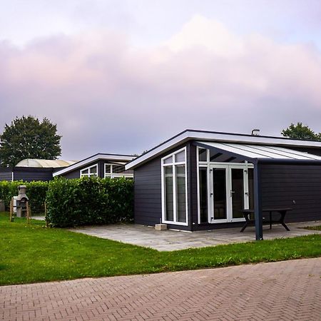 Vakantiehuis Met Vijverzicht Lathum Eksteriør billede